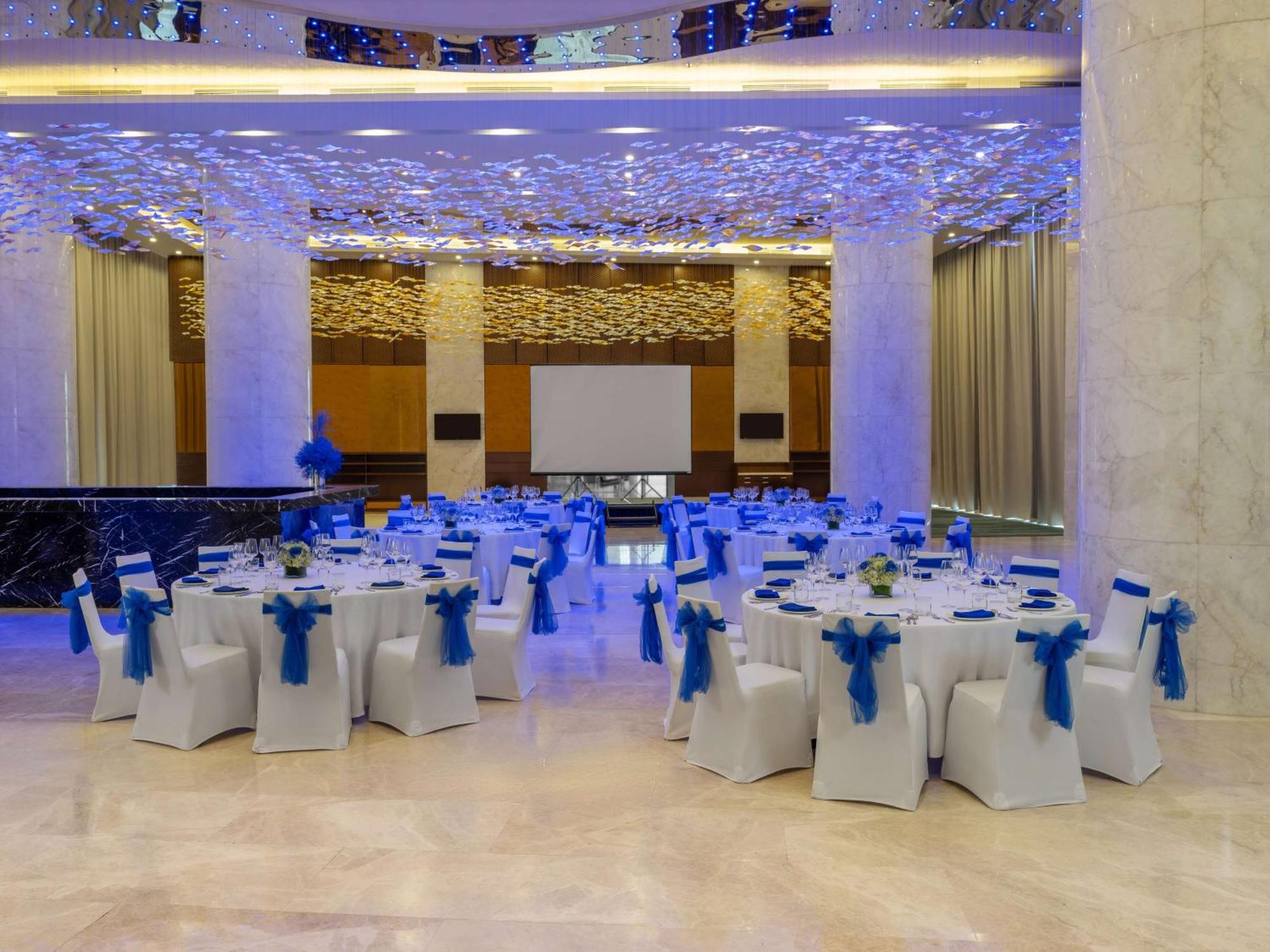 래디슨 블루 리조트 푸꾸옥 두옹 동 외부 사진 The Grand Ballroom