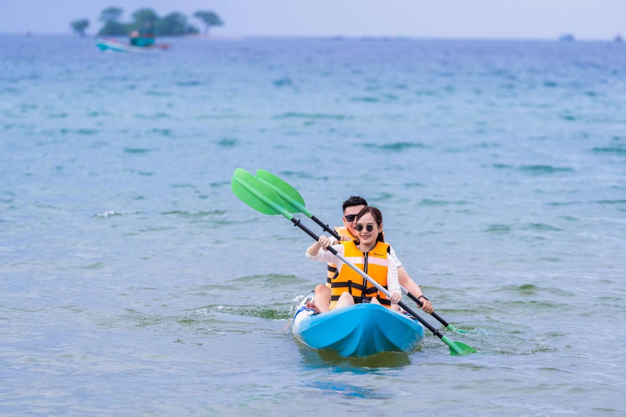 래디슨 블루 리조트 푸꾸옥 두옹 동 외부 사진 Kayaking in Pattaya